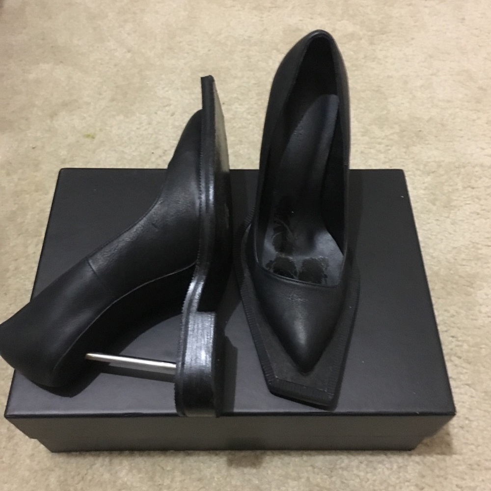 Shoes - Picture 2 of 4